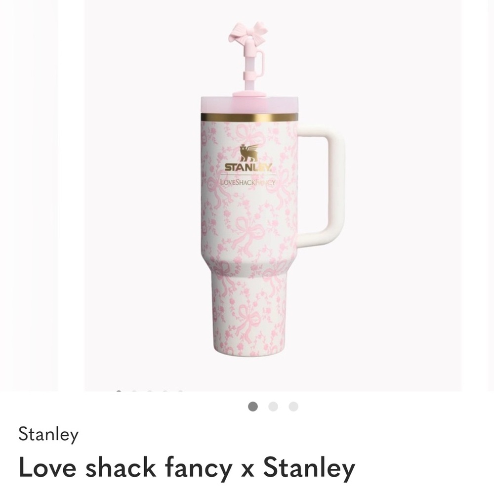 40oz Stanley Pink and White Bow-Patterned Gift Box

LOVE SHACK FANCY COLLAB - Picture 2 of 5